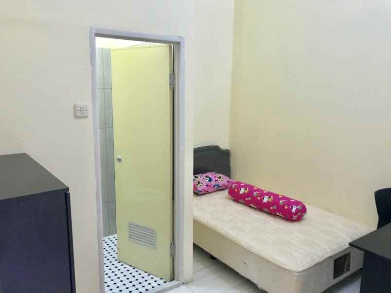 dijual rumah semolowaru