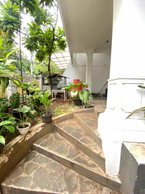 dijual rumah senopati