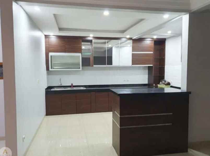 dijual rumah setiabudi regency