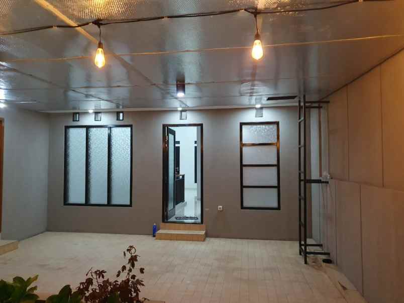 dijual rumah setiabudi regency