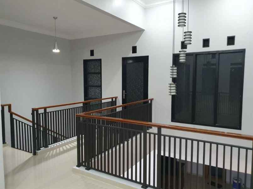 dijual rumah setiabudi regency