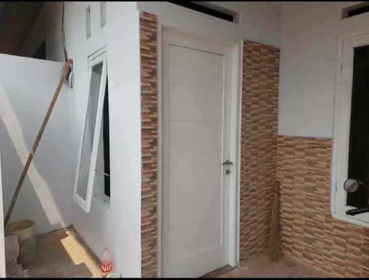 dijual rumah siap huni bisa custom kamar di ciputat