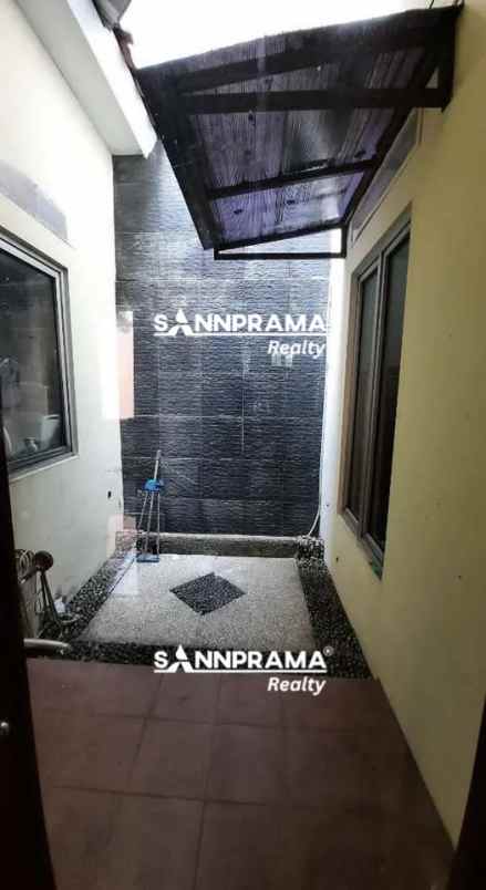 dijual rumah siap huni terawat di beji depok utara
