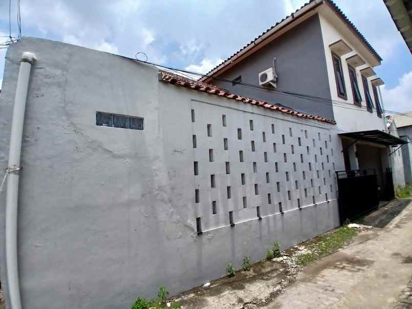 dijual rumah siap huni terawat lokasi di mampang depok