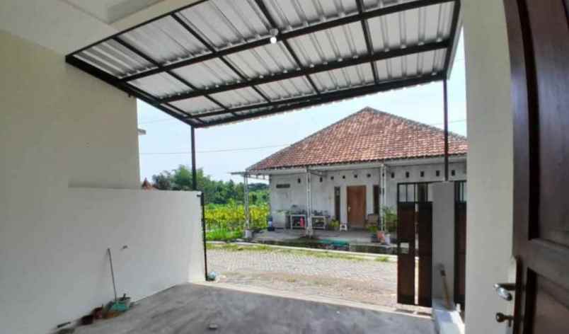 dijual rumah sidomoyo