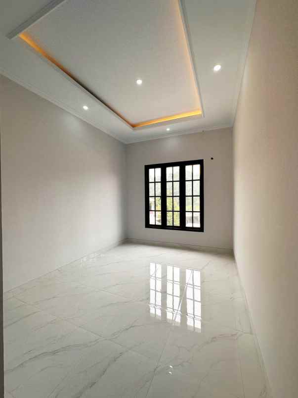 dijual rumah srengseng sawah jagakarsa