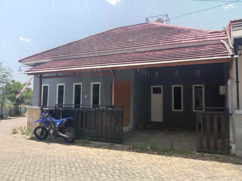 dijual rumah srondol bumi indah