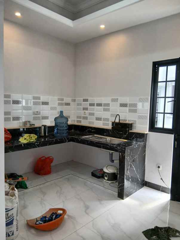 dijual rumah sukamajaya depok