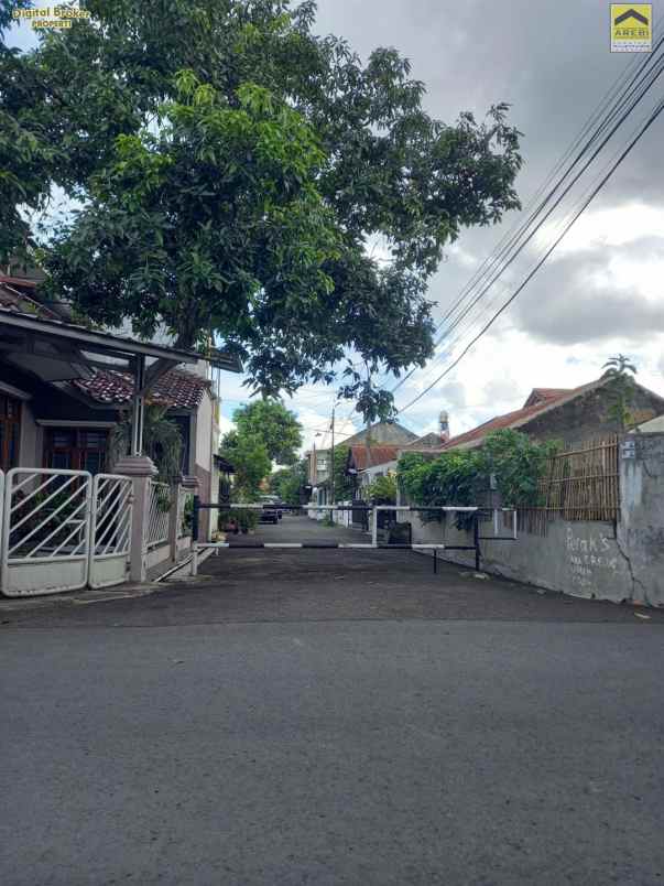 dijual rumah sukamenak