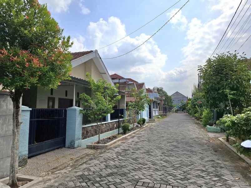 dijual rumah sumbersari