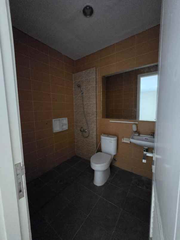 dijual rumah summarecon bekasi cluster