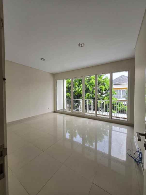 dijual rumah summarecon bekasi cluster