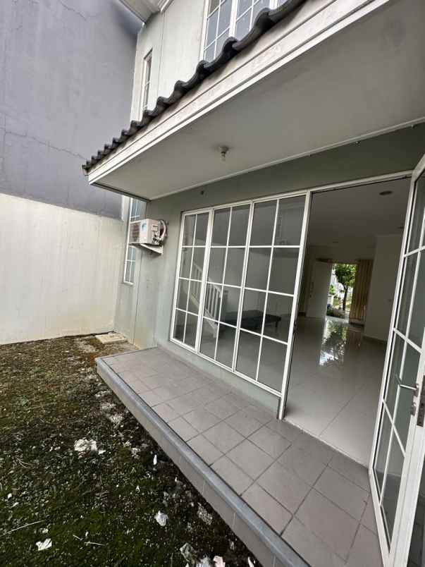 dijual rumah suvarna sutera cluster