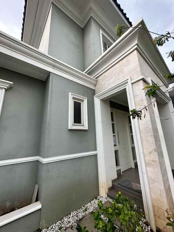 dijual rumah suvarna sutera cluster