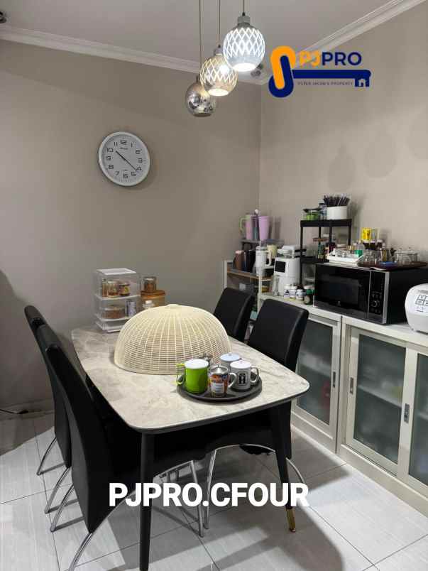 dijual rumah taman modern