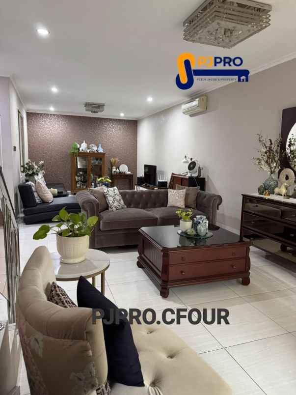 dijual rumah taman modern