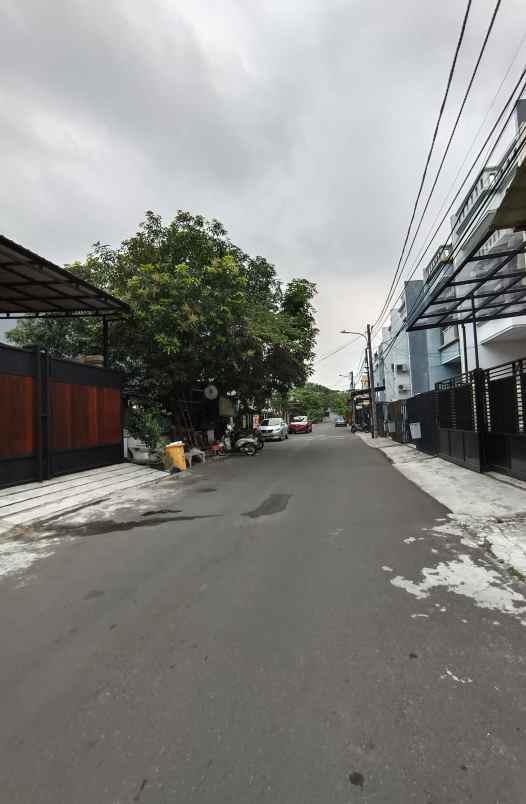 dijual rumah taman nyiur