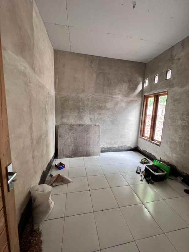 dijual rumah tamanmartani kec kalasan