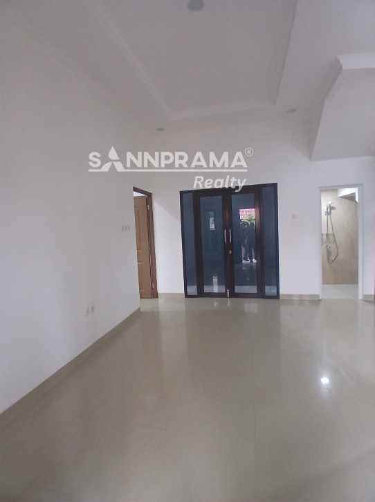 dijual rumah tanah baru