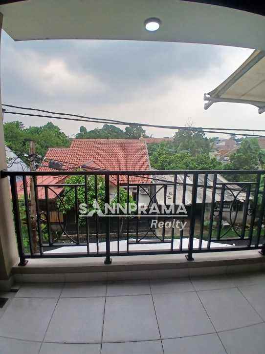 dijual rumah tanah baru