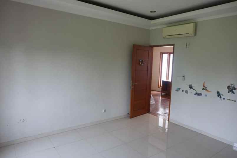 dijual rumah tebet barat