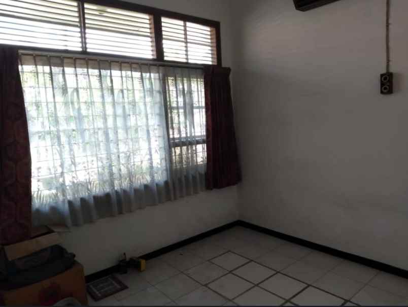 dijual rumah tenggilis mejoyo