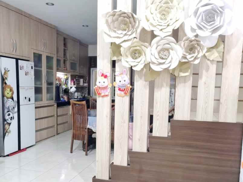 dijual rumah tinggal jalan besi deket jalan nilam