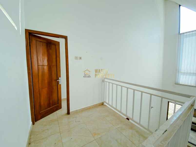 dijual rumah tlogo lot