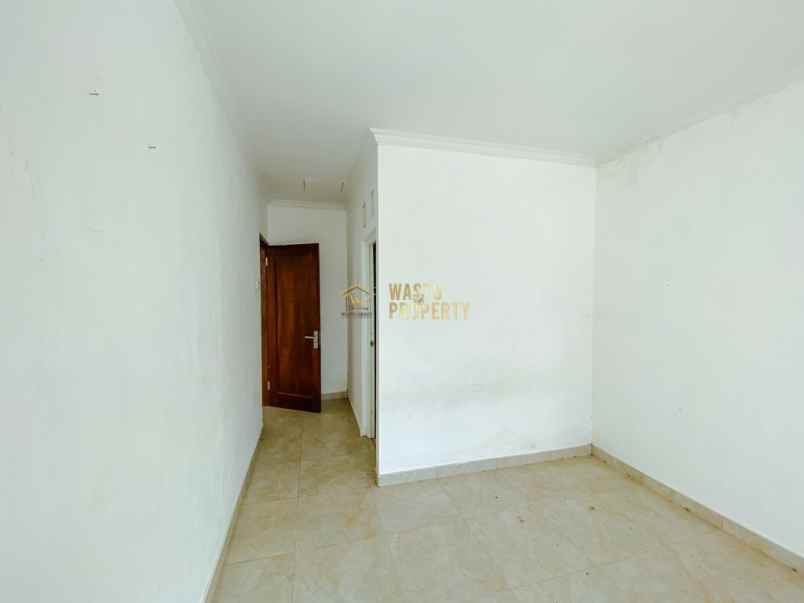 dijual rumah tlogo lot