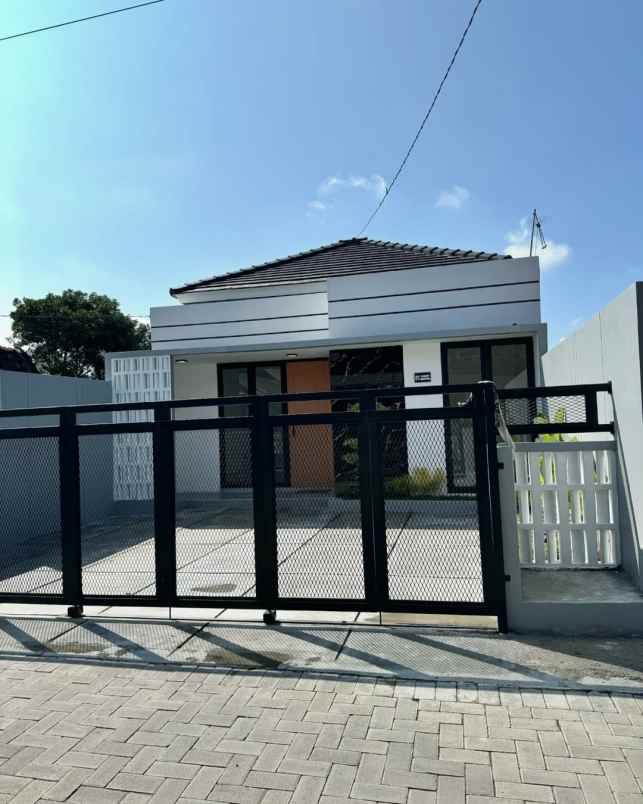 dijual rumah tridadi sleman sleman