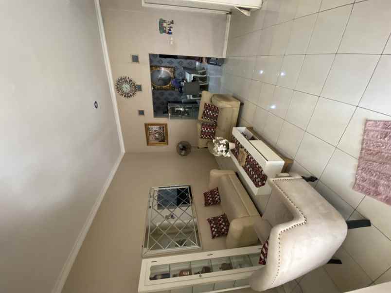 dijual rumah villa melati mas