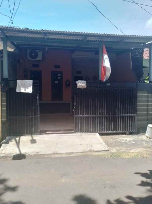 dijual rumah villa mutiara serpong