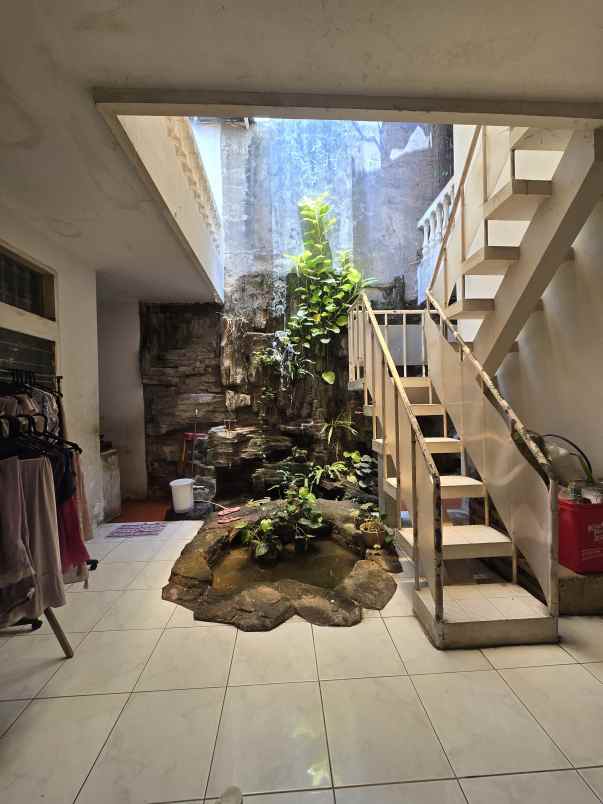 dijual rumah waringin permai