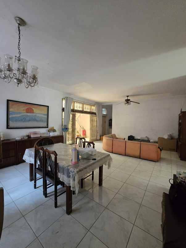 dijual rumah waringin permai