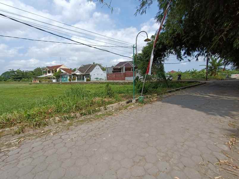 dijual tanah area sawah banyuraden