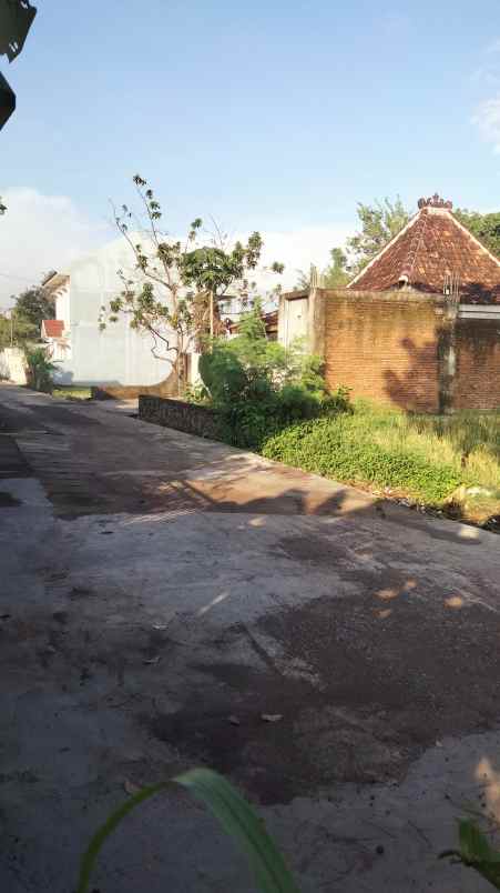 dijual tanah gg teratai no 16a