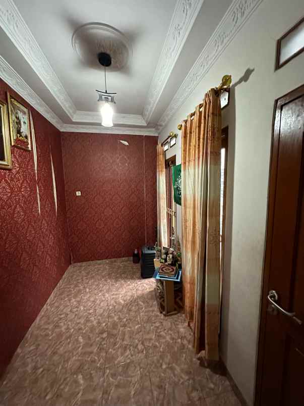 dijual tanah jalan merin meruya selatan