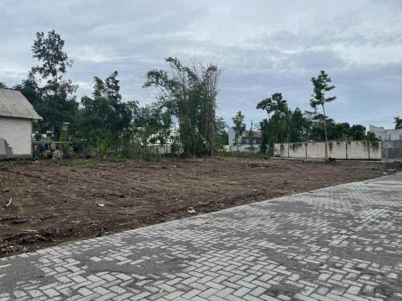 dijual tanah jl pandanaran uii candi