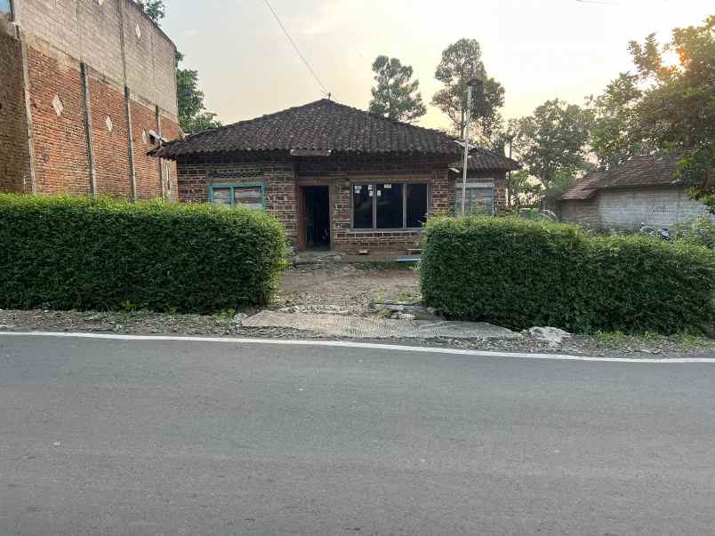 dijual tanah tepi jl raya kerjo