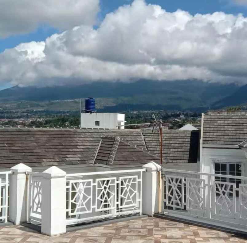 dijual villa cipanas cianjur jawa barat