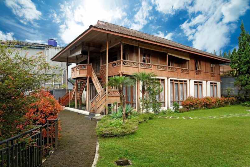 dijual villa cisarua