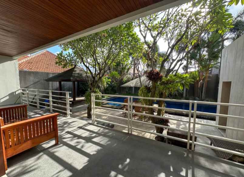 dijual villa gatot subroto