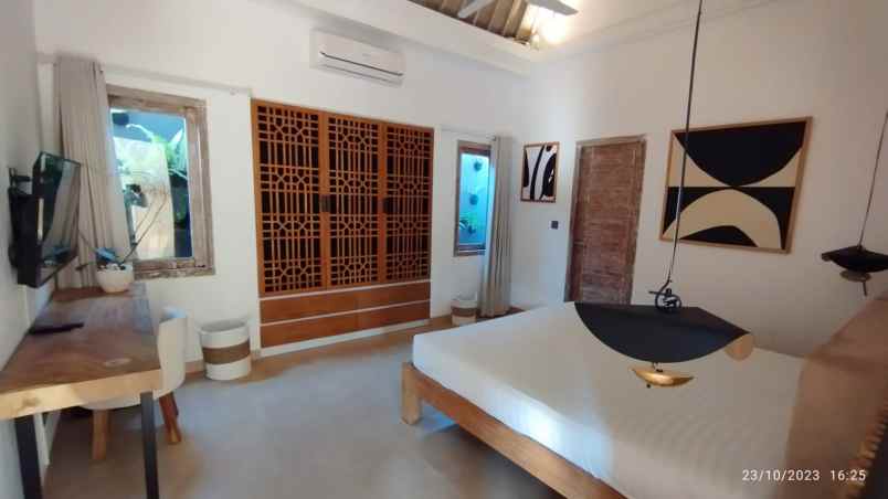 dijual villa jalan botle near kedunggu