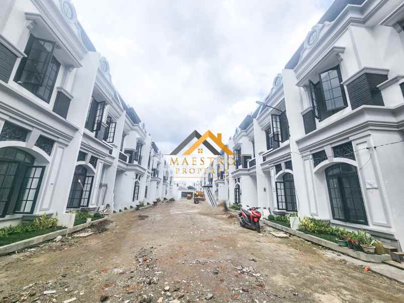 dijual villa komplek marriott bakti