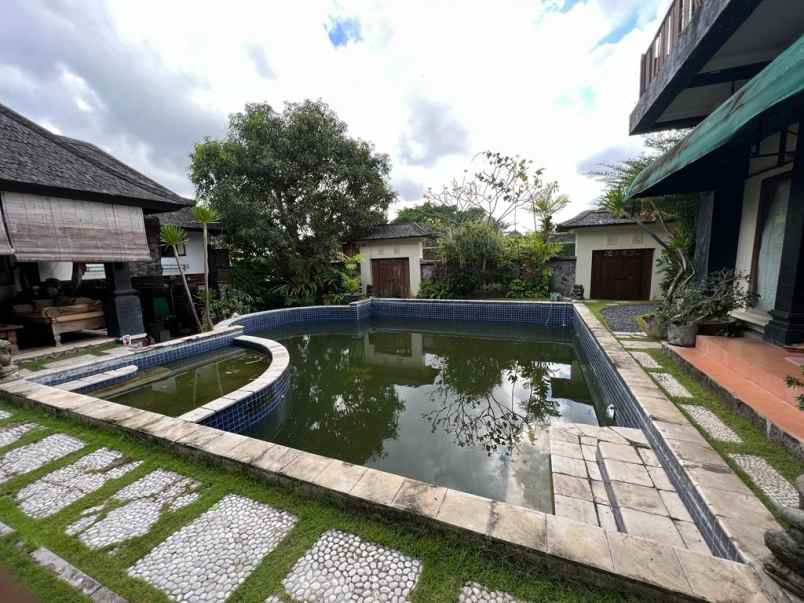 dijual villa lantai 2 lokasi umalas