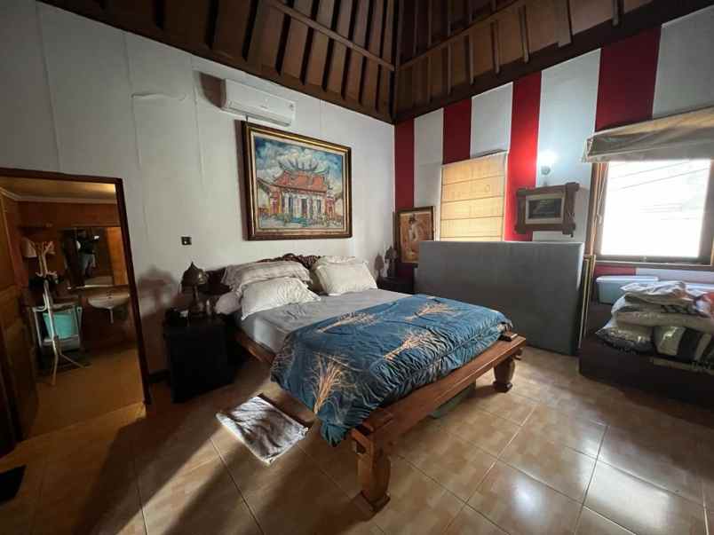 dijual villa lantai 2 lokasi umalas