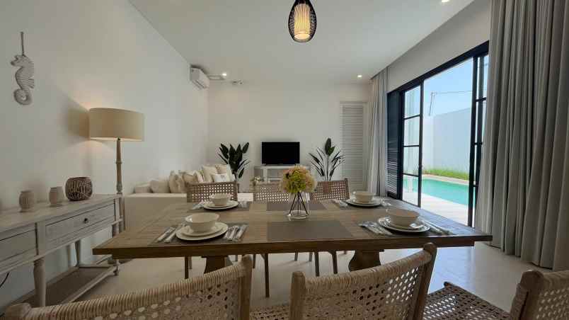 dijual villa luxury lantai w lokasi canggu