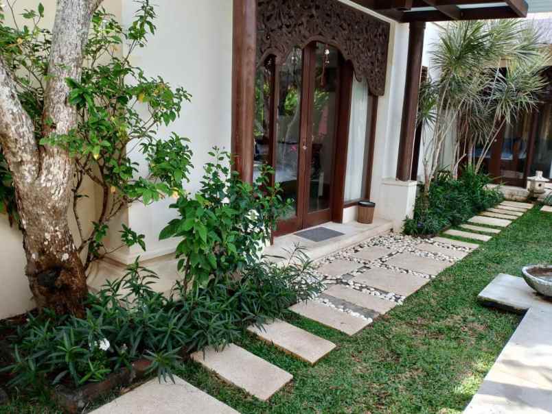dijual villa nyaman terawat strategis di jimbaran bali