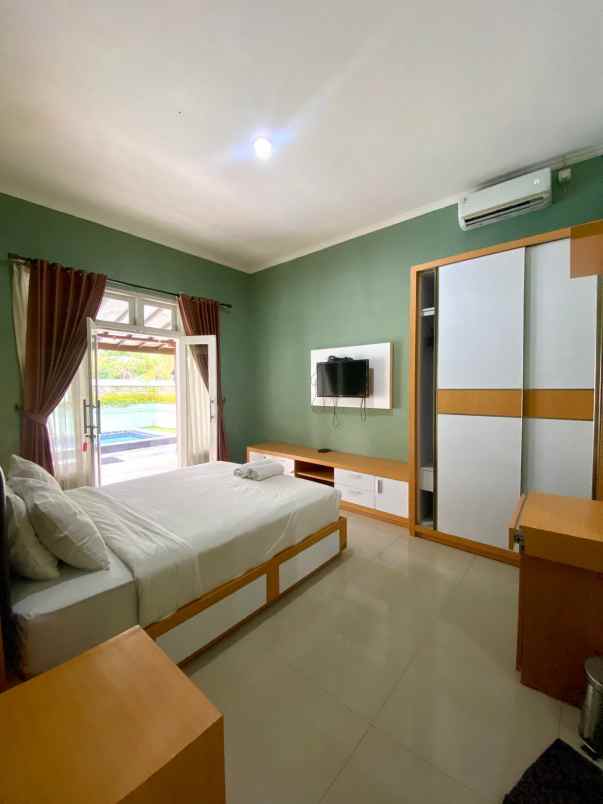 dijual villa sinduharjo ngaglik sleman