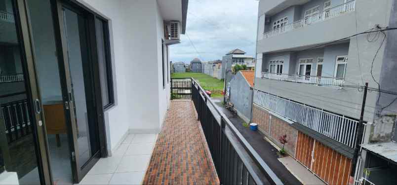 disewa rumah 2 lantai 3 kamar di denpasar full furnish